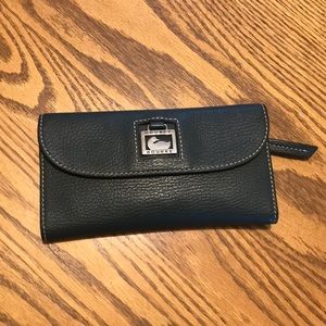 Dooney & Bourke trifold wallet
